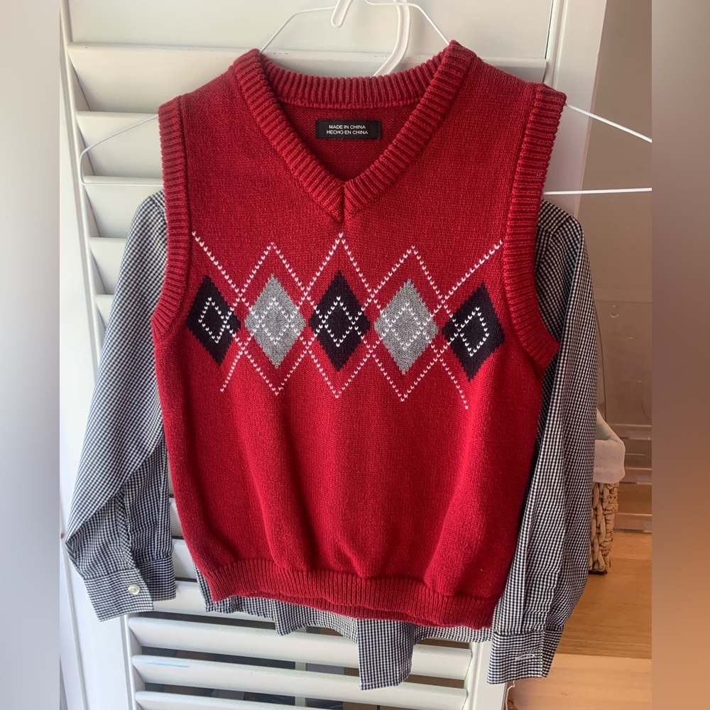 Van Heusen boys size 7 shirt & sweater vest set